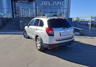 Подержанный автомобиль Chevrolet Captiva 2008 года (7 фото)