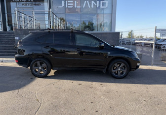 Подержанный автомобиль Lexus RX 2005 года (4 фото)