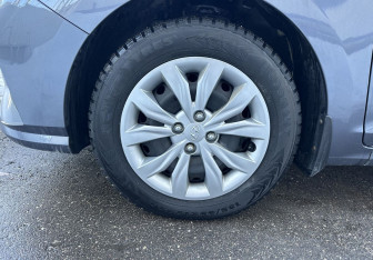 Подержанный автомобиль Hyundai Solaris Sedan 2021 года (13 фото)