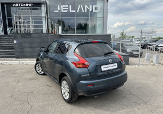 Подержанный автомобиль Nissan Juke 2013 года (7 фото)