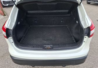 Подержанный автомобиль Nissan Qashqai 2014 года (15 фото)