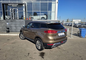 Подержанный автомобиль Geely Atlas 2020 года (7 фото)