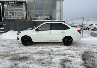 Подержанный автомобиль LADA (ВАЗ) Granta Sedan 2019 года (8 фото)