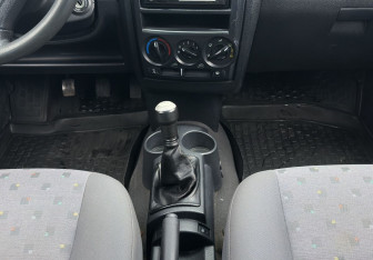 Подержанный автомобиль Hyundai Getz 2005 года (11 фото)