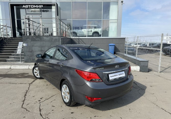 Подержанный автомобиль Hyundai Solaris Sedan 2014 года (7 фото)