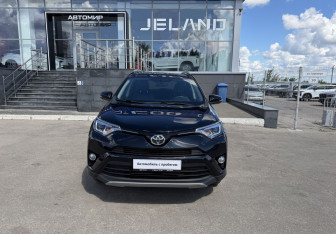 Подержанный автомобиль Toyota RAV4 2017 года (2 фото)
