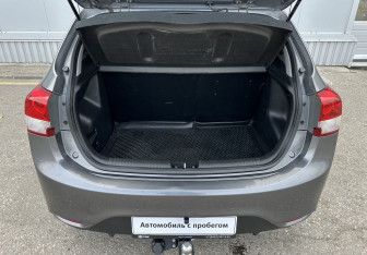 Подержанный автомобиль Kia Rio Hatchback 2016 года (15 фото)