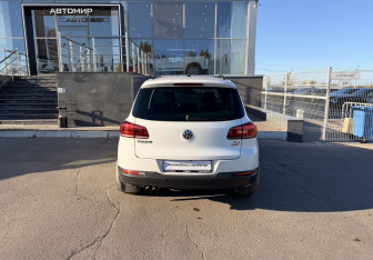 Подержанный автомобиль Volkswagen Tiguan 2015 года (6 фото)