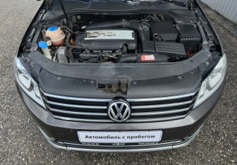 Подержанный автомобиль Volkswagen Passat Sedan 2012 года (14 фото)