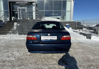 Подержанный автомобиль Fiat Albea 2010 года (6 фото)