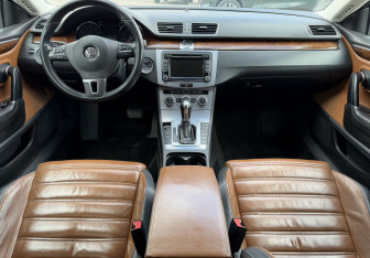 Подержанный автомобиль Volkswagen Passat CC 2012 года (10 фото)