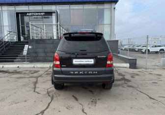 Подержанный автомобиль SsangYong Rexton 2007 года (6 фото)