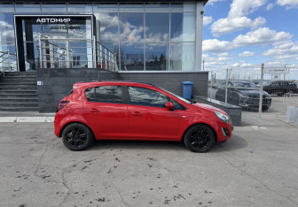 Подержанный автомобиль Opel Corsa 2011 года (4 фото)