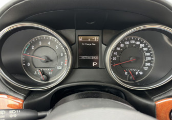 Подержанный автомобиль Jeep Grand Cherokee 2012 года (9 фото)