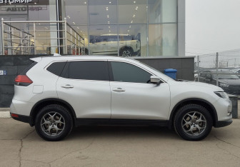 Подержанный автомобиль Nissan X-Trail 2020 года (4 фото)