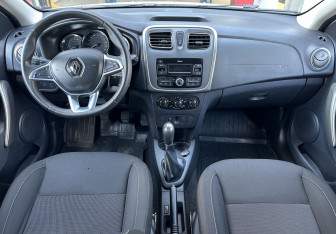 Подержанный автомобиль Renault Sandero 2019 года (10 фото)
