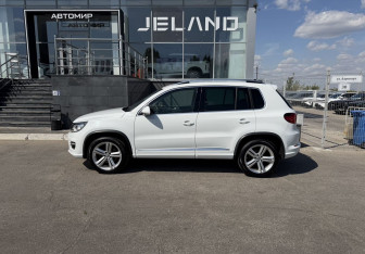Подержанный автомобиль Volkswagen Tiguan 2015 года (8 фото)