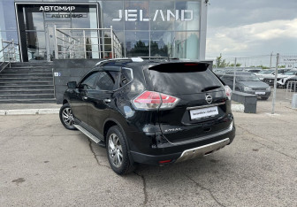 Подержанный автомобиль Nissan X-Trail 2016 года (7 фото)