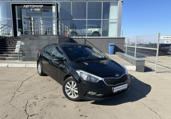 Подержанный автомобиль Kia Cerato Sedan 2015 года (3 фото)