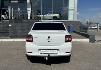 Подержанный автомобиль Renault Logan Sedan 2015 года (6 фото)