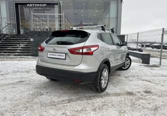 Подержанный автомобиль Nissan Qashqai 2017 года (5 фото)
