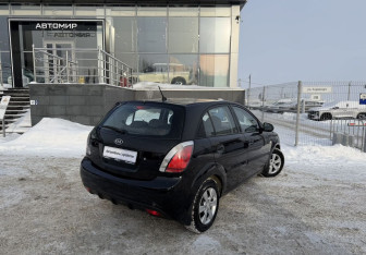 Подержанный автомобиль Kia Rio Hatchback 2011 года (5 фото)