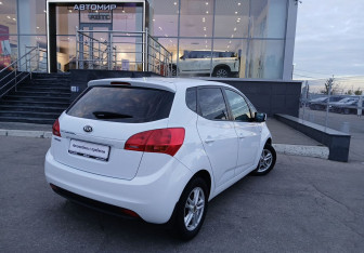 Подержанный автомобиль Kia Venga 2015 года (5 фото)
