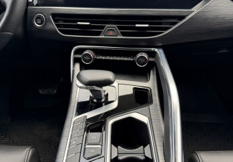 Подержанный автомобиль Geely Tugella 2023 года (11 фото)