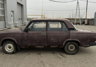 Подержанный автомобиль LADA (ВАЗ) 2107 2008 года (8 фото)