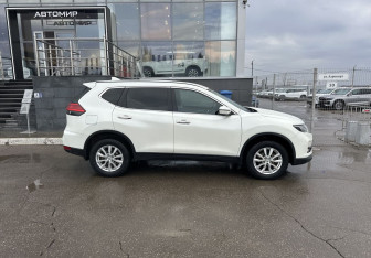 Подержанный автомобиль Nissan X-Trail 2018 года (4 фото)