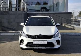 Подержанный автомобиль Kia Rio Hatchback 2020 года (2 фото)