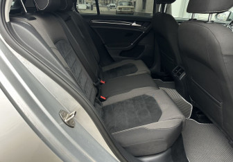 Подержанный автомобиль Volkswagen Golf Hatchback 2013 года (12 фото)