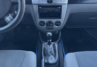Подержанный автомобиль Chevrolet Lacetti Hatchback 2005 года (11 фото)