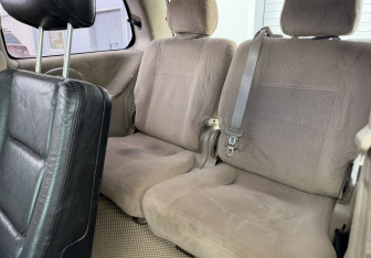 Подержанный автомобиль Kia Carnival 2004 года (13 фото)