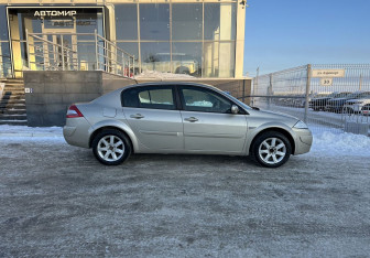 Подержанный автомобиль Renault Megane Sedan 2008 года (4 фото)