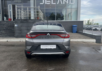 Подержанный автомобиль Renault Arkana 2019 года (6 фото)