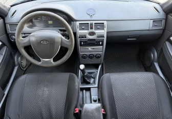 Подержанный автомобиль LADA (ВАЗ) Priora Sedan 2013 года (10 фото)