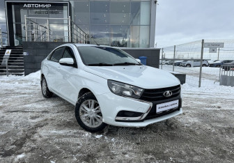 Подержанный автомобиль LADA (ВАЗ) Vesta Sedan 2017 года (3 фото)