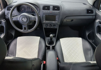 Подержанный автомобиль Volkswagen Polo Sedan 2011 года (10 фото)