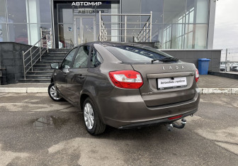 Подержанный автомобиль LADA (ВАЗ) Granta Hatchback 2018 года (7 фото)