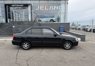 Подержанный автомобиль Hyundai Accent Sedan 2010 года (4 фото)