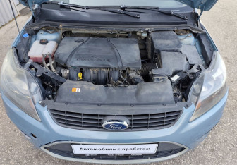 Подержанный автомобиль Ford Focus Sedan 2010 года (13 фото)