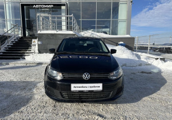 Подержанный автомобиль Volkswagen Polo Sedan 2014 года (2 фото)