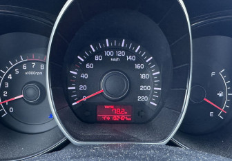 Подержанный автомобиль Kia Rio Sedan 2016 года (9 фото)