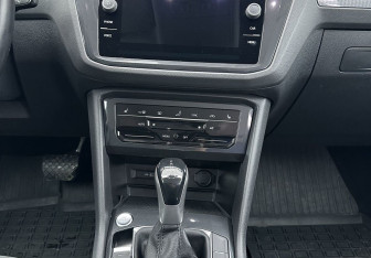 Подержанный автомобиль Volkswagen Tiguan 2021 года (11 фото)