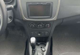 Подержанный автомобиль Renault Logan Sedan 2021 года (11 фото)