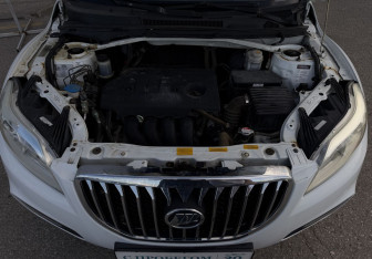 Подержанный автомобиль Lifan X60 2015 года (13 фото)