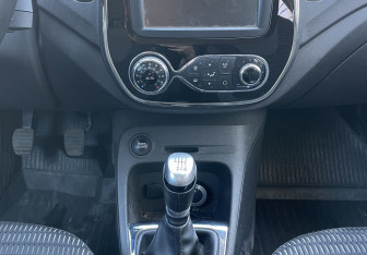 Подержанный автомобиль Renault Kaptur 2020 года (11 фото)