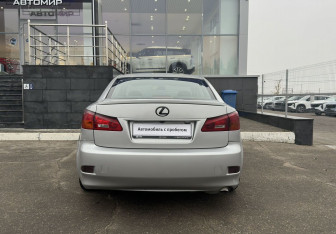 Подержанный автомобиль Lexus IS Sedan 2008 года (6 фото)