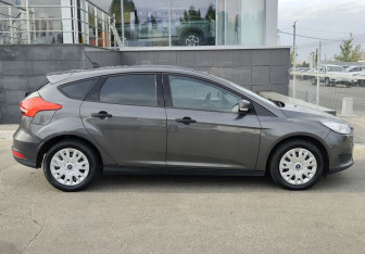 Подержанный автомобиль Ford Focus Hatchback 2018 года (4 фото)